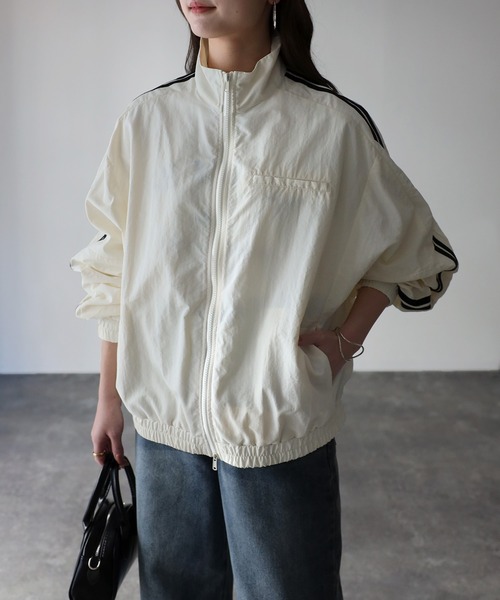 Riberry（リベリー）の「配色ダブルジップナイロントラックジャケット（ブルゾン・レディース・アイボリー/ブラック/グレイッシュベージュ/チャコールグレー/ベージュ・FREE）」の14枚目の写真