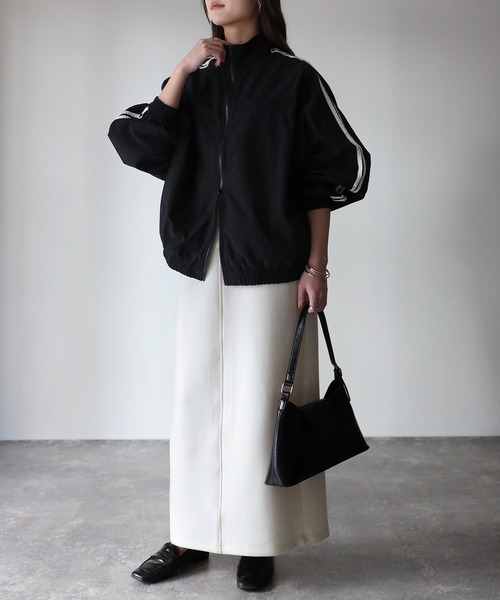 Riberry（リベリー）の「配色ダブルジップナイロントラックジャケット（ブルゾン・レディース・アイボリー/ブラック/グレイッシュベージュ/チャコールグレー/ベージュ・FREE）」の21枚目の写真