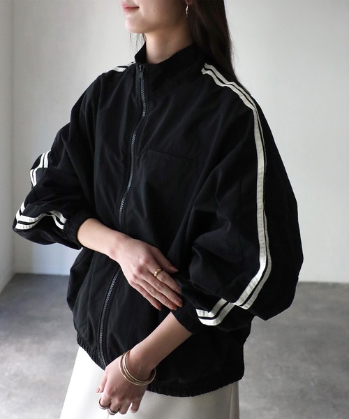 Riberry（リベリー）の「配色ダブルジップナイロントラックジャケット（ブルゾン・レディース・アイボリー/ブラック/グレイッシュベージュ/チャコールグレー/ベージュ・FREE）」の18枚目の写真