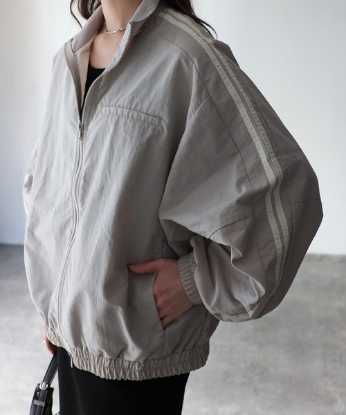 Riberry（リベリー）の「配色ダブルジップナイロントラックジャケット（ブルゾン・レディース・アイボリー/ブラック/グレイッシュベージュ/チャコールグレー/ベージュ・FREE）」の12枚目の写真