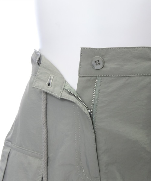 clear（クリア）の「ナイロンカーゴ風ミニスカート（スカート・レディース・ブラック/カーキ・S/M）」の9枚目の写真