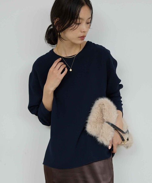 セール】【ジャケットやカーデのインナーに！】バックスリットブラウス