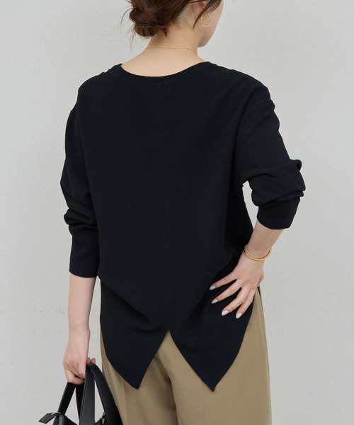 セール】【ジャケットやカーデのインナーに！】バックスリットブラウス