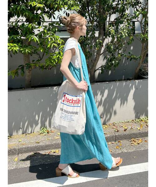 Ungrid（アングリッド）の「リネン混ショルダーデザインキャミワンピース（ワンピース・レディース・その他1/アイボリー/ターコイズブルー/ブラック・FREE）」の16枚目の写真