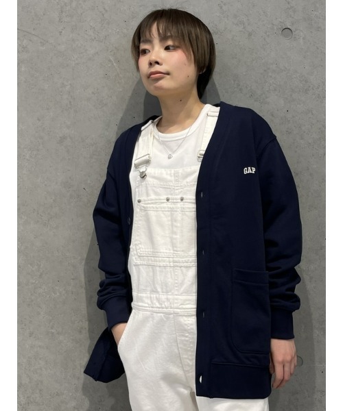 GAP（ギャップ）の「ヴィンテージソフト GAPロゴ カーディガン(ユニセックス)（カーディガン/ボレロ・メンズ・ベージュ/ネイビー/ライトグレー・S/M/L/XL/XS）」の19枚目の写真