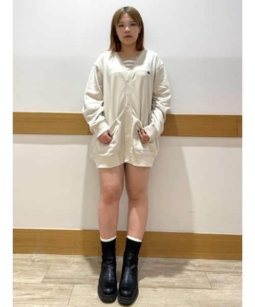 GAP（ギャップ）の「ヴィンテージソフト GAPロゴ カーディガン(ユニセックス)（カーディガン/ボレロ・メンズ・ベージュ/ネイビー/ライトグレー・S/M/L/XL/XS）」の22枚目の写真