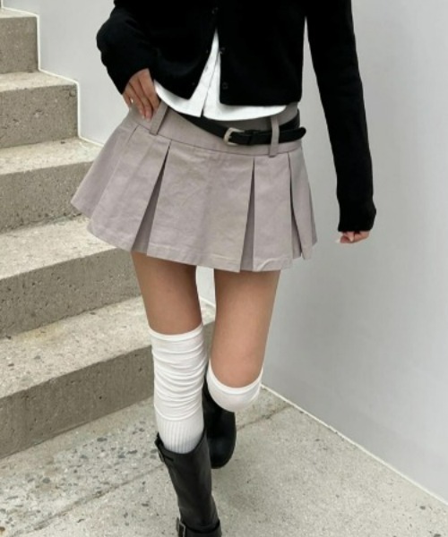BLACKUP（ブラックアップ）の「[MADE] チャチャプリーツミニスカート（スカート・レディース・ベージュ/チャコールグレー・MEDIUM/SMALL）」の3枚目の写真