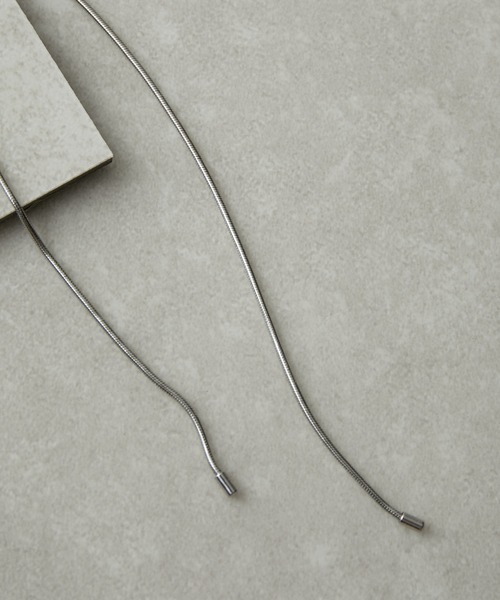 JUNRED(ジュンレッド)の「j.n.r.d / オーバルループタイ(ネックレス・メンズ・ブラック/シルバー・FREE)」の3枚目の写真