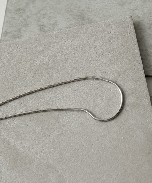 JUNRED(ジュンレッド)の「j.n.r.d / オーバルループタイ(ネックレス・メンズ・ブラック/シルバー・FREE)」の5枚目の写真