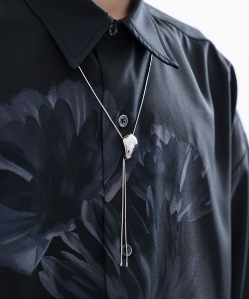 JUNRED(ジュンレッド)の「j.n.r.d / オーバルループタイ(ネックレス・メンズ・ブラック/シルバー・FREE)」の9枚目の写真