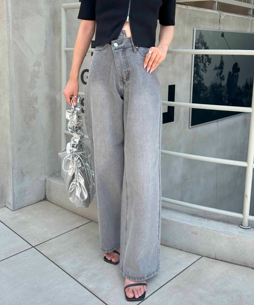 INGNI（イング）の「ウエストデザインワイド／デニムパンツ（デニムパンツ・レディース・グレー/ブルー系その他3/ブルー系その他4/ブルー系その他/ライトグレー・M/S）」の2枚目の写真