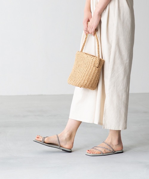 Dolce Vita ☆ Medford スクエアトゥ フラットサンダル menue サンダル エッジ スクエアトゥ フラットサンダル