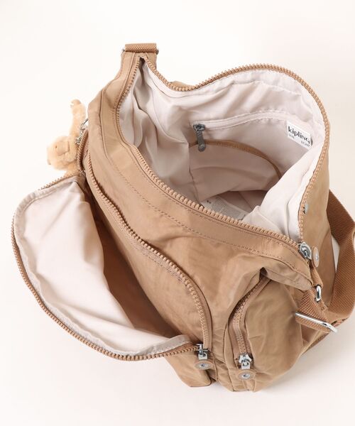 kipling(キプリング)の「【kipling】キプリング Basic GABB ショルダーバッグ(ショルダーバッグ・レディース・ブラック/グレー系その他/ブラック系その他/ブルー/タン/ブルー系/レッド/ワイン/ベージュ系・FREE)」の15枚目の写真