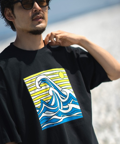 SIDEWAY STANCE(サイドウェイスタンス)の「【SIDEWAY STANCE】オリジナル グラフィック プリント/ワッペン刺しゅう 半袖Tシャツ(Tシャツ/カットソー・メンズ・カーキ系/グレー系2/ホワイト/ホワイト系/グレー/ブラック/ブラック系2/ブラック系1/ブラック系/ホワイト系2/ホワイト系1/ブルー系1/ホワイト系3/ブラック系4/カーキ系4/パープル系3/グレー系3/グレー系4/ブラック系3/ホワイト系4・SMALL/X-LARGE/LARGE/MEDIUM)」の8枚目の写真