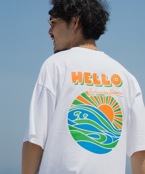 SIDEWAY STANCE(サイドウェイスタンス)の「【SIDEWAY STANCE】オリジナル グラフィック プリント/ワッペン刺しゅう 半袖Tシャツ(Tシャツ/カットソー・メンズ・カーキ系/グレー系2/ホワイト/ホワイト系/グレー/ブラック/ブラック系2/ブラック系1/ブラック系/ホワイト系2/ホワイト系1/ブルー系1/ホワイト系3/ブラック系4/カーキ系4/パープル系3/グレー系3/グレー系4/ブラック系3/ホワイト系4・SMALL/X-LARGE/LARGE/MEDIUM)」の2枚目の写真
