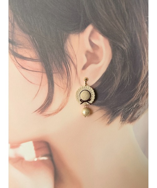 tone（トーン）の「【38ribbon】麦わら帽子とコットンパールのイヤリング(MA)（イヤリング・レディース・ベージュ/ホワイト・FREE）」の9枚目の写真