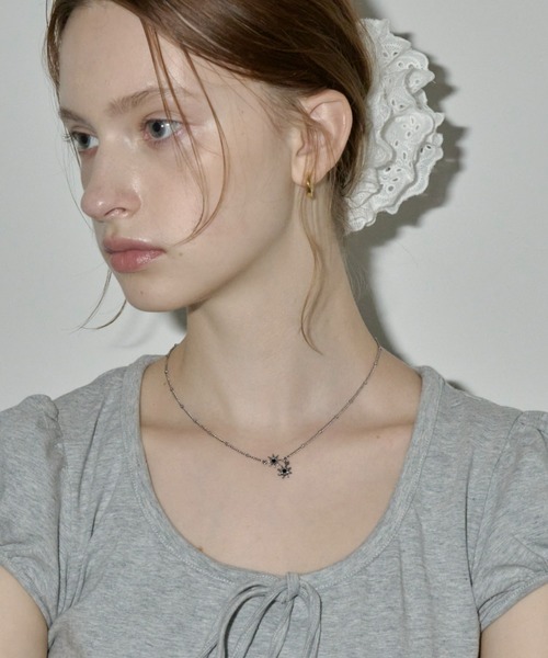 GIUNON（ジウノン）の「eight star flower necklace / エイトスターフラワーネックレス（ネックレス・レディース・シルバー・FREE）」の7枚目の写真