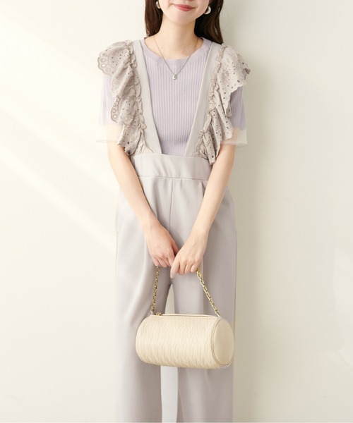 natural couture（ナチュラルクチュール）の「【WEB限定】スカラップ刺繍使いサロペット（サロペット/オーバーオール・レディース・グレイッシュベージュ/ブラック/サックスブルー・LARGE/MEDIUM）」の3枚目の写真