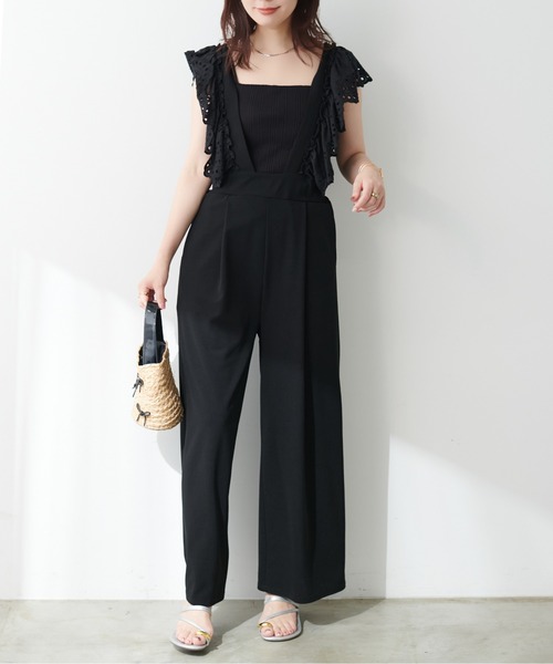 natural couture（ナチュラルクチュール）の「【WEB限定】スカラップ刺繍使いサロペット（サロペット/オーバーオール・レディース・グレイッシュベージュ/ブラック/サックスブルー・LARGE/MEDIUM）」の2枚目の写真