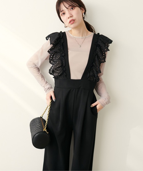 natural couture（ナチュラルクチュール）の「【WEB限定】スカラップ刺繍使いサロペット（サロペット/オーバーオール・レディース・グレイッシュベージュ/ブラック/サックスブルー・LARGE/MEDIUM）」の6枚目の写真