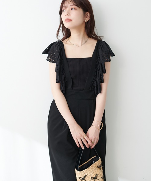 natural couture（ナチュラルクチュール）の「【WEB限定】スカラップ刺繍使いサロペット（サロペット/オーバーオール・レディース・グレイッシュベージュ/ブラック/サックスブルー・LARGE/MEDIUM）」の11枚目の写真