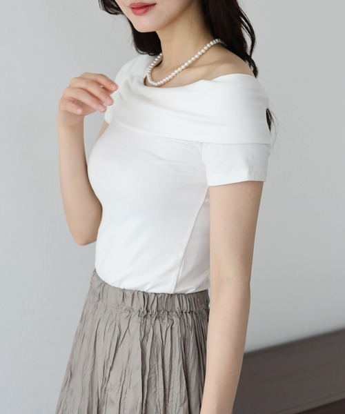 BLUEEAST(ブルーイースト)の「アシンメトリーオフショルトップス(Tシャツ/カットソー・レディース・ブラウン/ブラック/ホワイト・MEDIUM)」の4枚目の写真