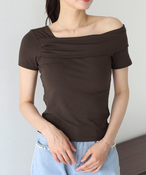 BLUEEAST(ブルーイースト)の「アシンメトリーオフショルトップス(Tシャツ/カットソー・レディース・ブラウン/ブラック/ホワイト・MEDIUM)」の17枚目の写真
