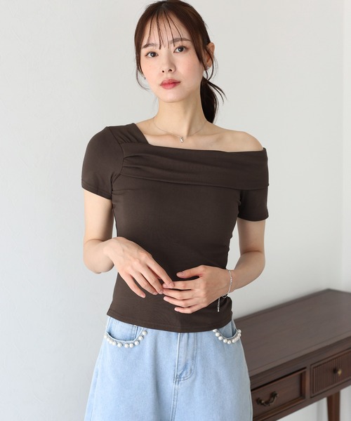 BLUEEAST(ブルーイースト)の「アシンメトリーオフショルトップス(Tシャツ/カットソー・レディース・ブラウン/ブラック/ホワイト・MEDIUM)」の18枚目の写真