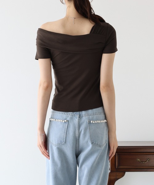 BLUEEAST(ブルーイースト)の「アシンメトリーオフショルトップス(Tシャツ/カットソー・レディース・ブラウン/ブラック/ホワイト・MEDIUM)」の11枚目の写真