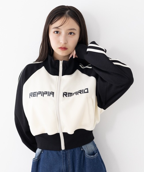 repipi armario(レピピ アルマリオ)の「ショートトラックジャケット(ジャージ・キッズ・ブラック/チャコールグレー/アイボリー・LARGE/MEDIUM/SMALL)」の2枚目の写真