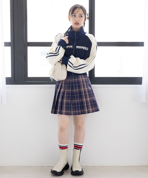 repipi armario(レピピ アルマリオ)の「ショートトラックジャケット(ジャージ・キッズ・ブラック/チャコールグレー/アイボリー・LARGE/MEDIUM/SMALL)」の22枚目の写真