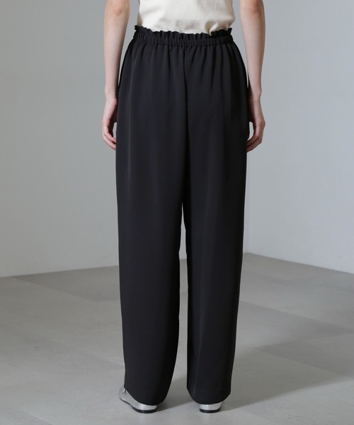 NANO universe（ナノユニバース）の「ドロストギャザーパンツ(セットアップ可)（スラックス・レディース・ベージュ/ブラック・S/M）」の19枚目の写真