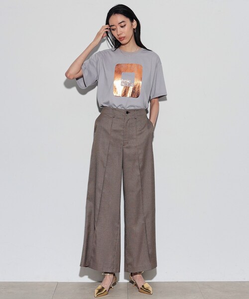 GALLEST（ギャレスト）の「シャイン箔プリントTシャツ（Tシャツ/カットソー・レディース・ホワイト/ライトグレー/ブラック・38）」の5枚目の写真