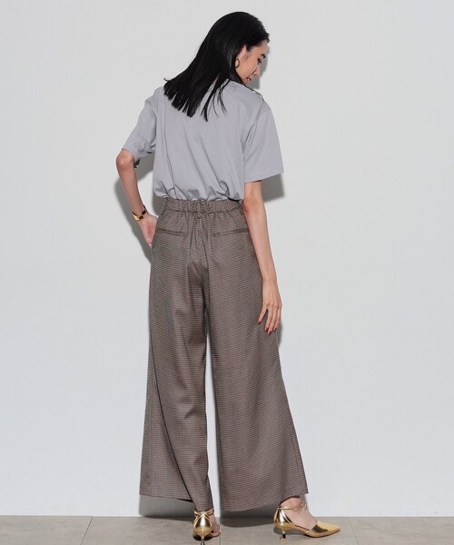 GALLEST（ギャレスト）の「シャイン箔プリントTシャツ（Tシャツ/カットソー・レディース・ホワイト/ライトグレー/ブラック・38）」の4枚目の写真