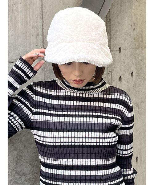 MURUA（ムルーア）の「フェイクファーバケットハット（ハット・レディース・ブラック/グレー/ホワイト/モカ・FREE）」の17枚目の写真