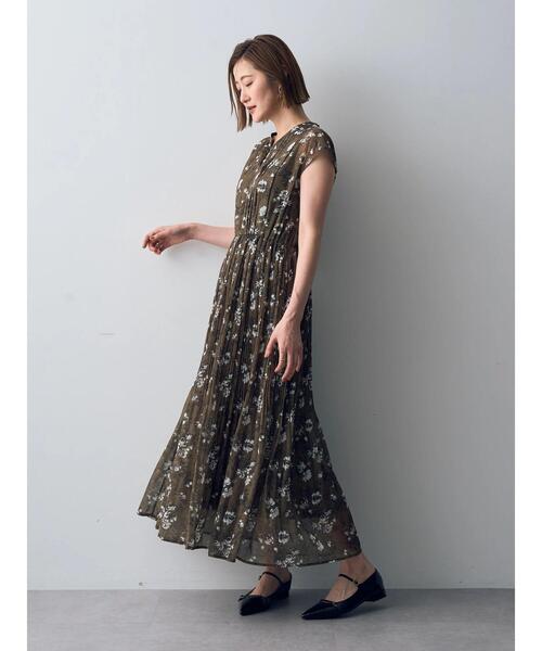 YECCA VECCA(イェッカヴェッカ)の「フラワー柄プリーツワンピース(ワンピース・レディース・ベージュ/カーキ・FREE)」の17枚目の写真