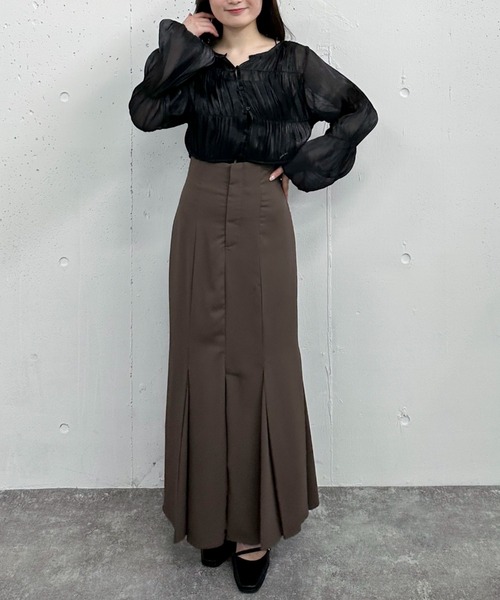 archives（アルシーヴ）の「シャイニーシアーギャザーブラウス／（シャツ/ブラウス・レディース・モカ/ブラック/アイボリー・MEDIUM）」の4枚目の写真