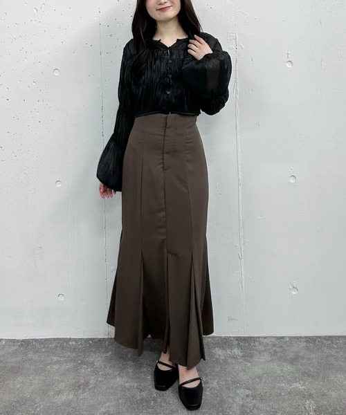 archives（アルシーヴ）の「シャイニーシアーギャザーブラウス／（シャツ/ブラウス・レディース・モカ/ブラック/アイボリー・MEDIUM）」の7枚目の写真