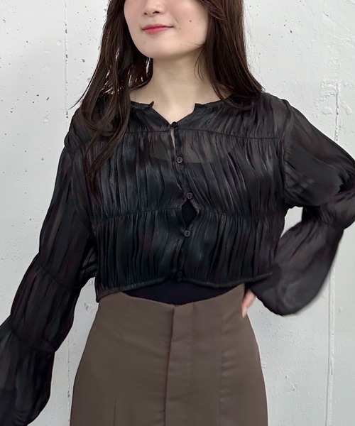 archives（アルシーヴ）の「シャイニーシアーギャザーブラウス／（シャツ/ブラウス・レディース・モカ/ブラック/アイボリー・MEDIUM）」の13枚目の写真