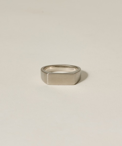 novice（ノーヴィス）の「【novice】Vintage Rectangle Signet Ring［Stainless］（リング・メンズ・シルバー・FREE/19/14）」の2枚目の写真