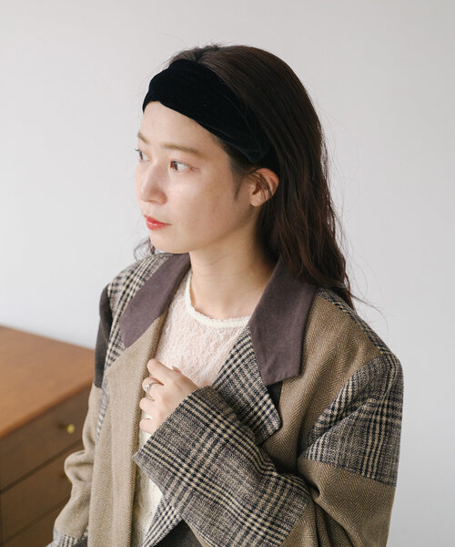 Kastane(カスタネ)の「*ベロアヘアバンド(ヘアバンド・レディース・ブラック/ブラウン・FREE)」の2枚目の写真