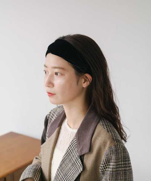 Kastane(カスタネ)の「*ベロアヘアバンド(ヘアバンド・レディース・ブラック/ブラウン・FREE)」の3枚目の写真