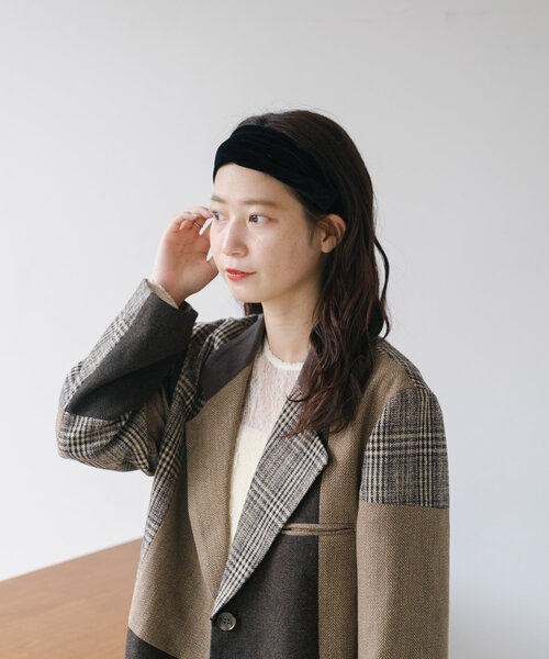 Kastane(カスタネ)の「*ベロアヘアバンド(ヘアバンド・レディース・ブラック/ブラウン・FREE)」の4枚目の写真