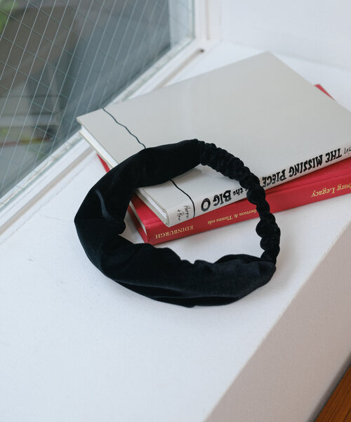 Kastane(カスタネ)の「*ベロアヘアバンド(ヘアバンド・レディース・ブラック/ブラウン・FREE)」の5枚目の写真