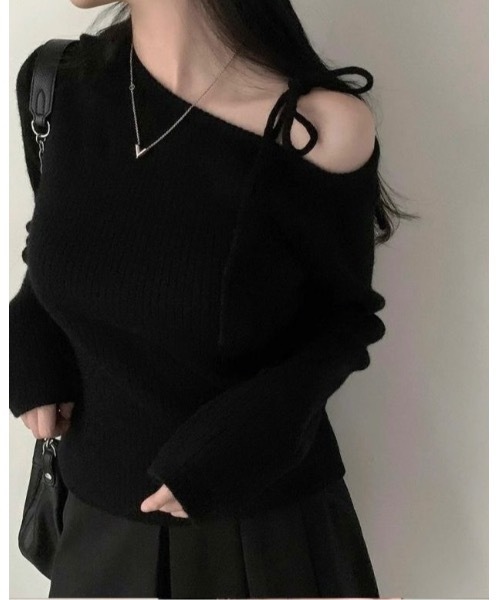 SALTMINT（ソルトミント）の「ワンショルダーリボンニットトップス（ニット/セーター・レディース・ホワイト/ブラック/レッド・FREE）」の6枚目の写真