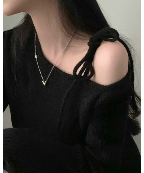 SALTMINT（ソルトミント）の「ワンショルダーリボンニットトップス（ニット/セーター・レディース・ホワイト/ブラック/レッド・FREE）」の5枚目の写真