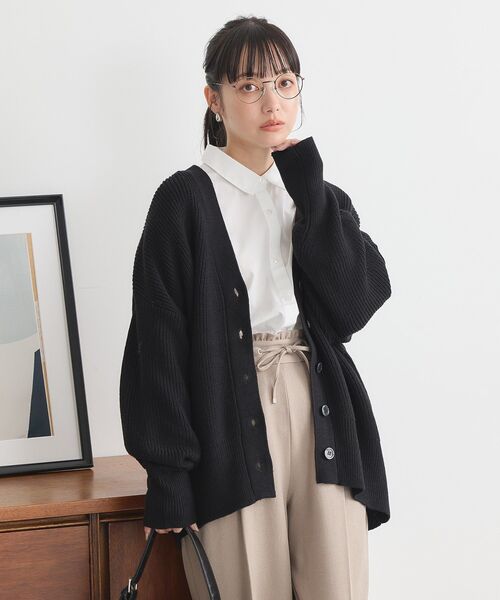 earth music&ecology(アースミュージックアンドエコロジー)の「アンチピリングVネックカーディガン(カーディガン/ボレロ・レディース・ブルー/ブラック/ラベンダー/杢グレー/レモンイエロー・FREE)」の9枚目の写真