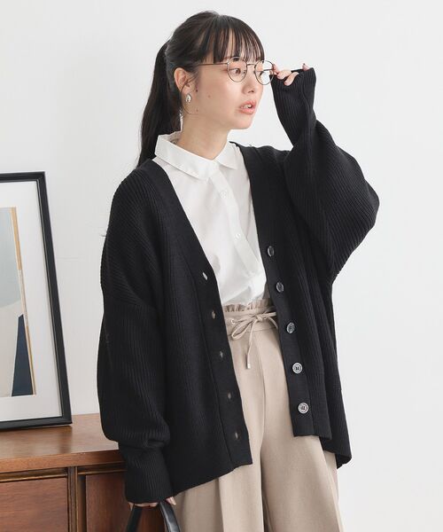 earth music&ecology(アースミュージックアンドエコロジー)の「アンチピリングVネックカーディガン(カーディガン/ボレロ・レディース・ブルー/ブラック/ラベンダー/杢グレー/レモンイエロー・FREE)」の10枚目の写真