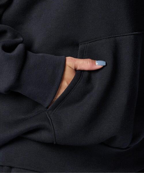 UNDER ARMOUR(アンダーアーマー)の「UAエッセンシャル フリース プルオーバー フーディー(トレーニング/レディース)(スウェット・レディース・ブラック・L/M/S/XL)」の7枚目の写真