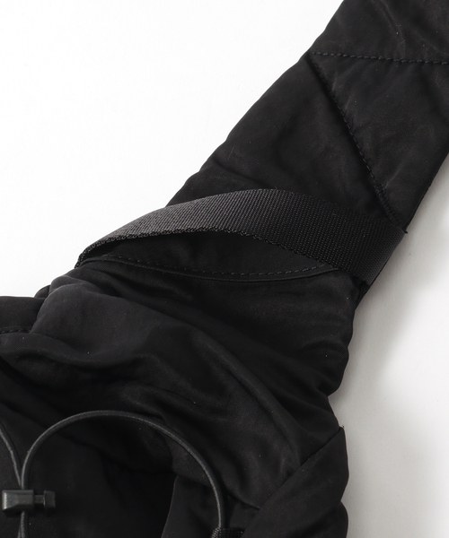 C.P. COMPANY（シーピーカンパニー）の「【C.P. Company / シーピーカンパニー】ACCESSORIES BAG IN NYLON B（ボディバッグ/ウエストポーチ・メンズ・ブラック/グリーン・FREE）」の14枚目の写真